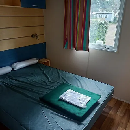 Camping Mobil Confort 3 Pour 6 Personnes - Idéal Puy Dufou F007 *