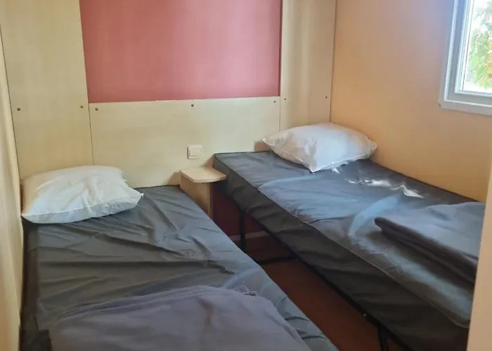 Mobil Confort 3 Pour 6 Personnes - Idéal Puy Dufou F007 Camping